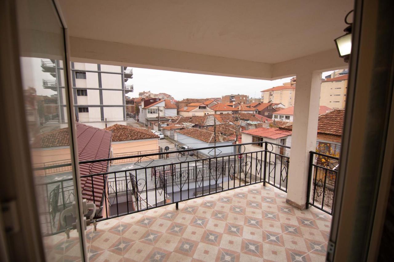 Отель Vila Lika Корча Экстерьер фото