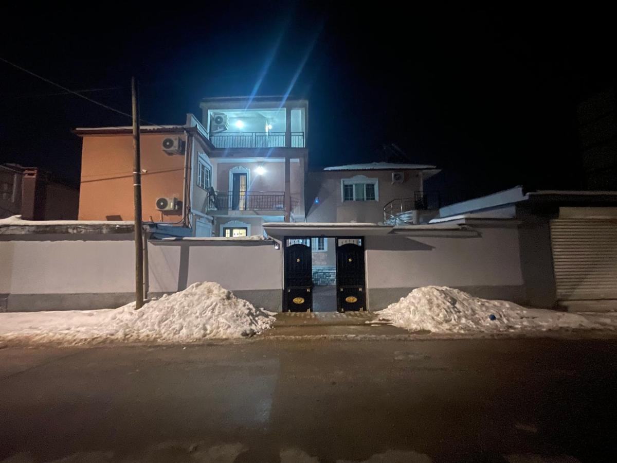 Отель Vila Lika Корча Экстерьер фото